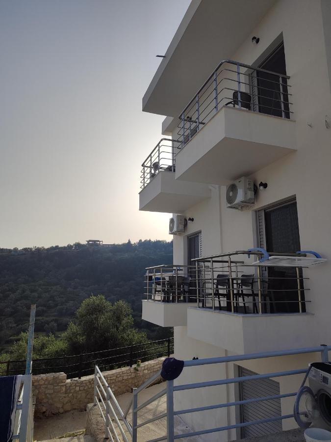 Petros Rooms Himarë Exterior foto