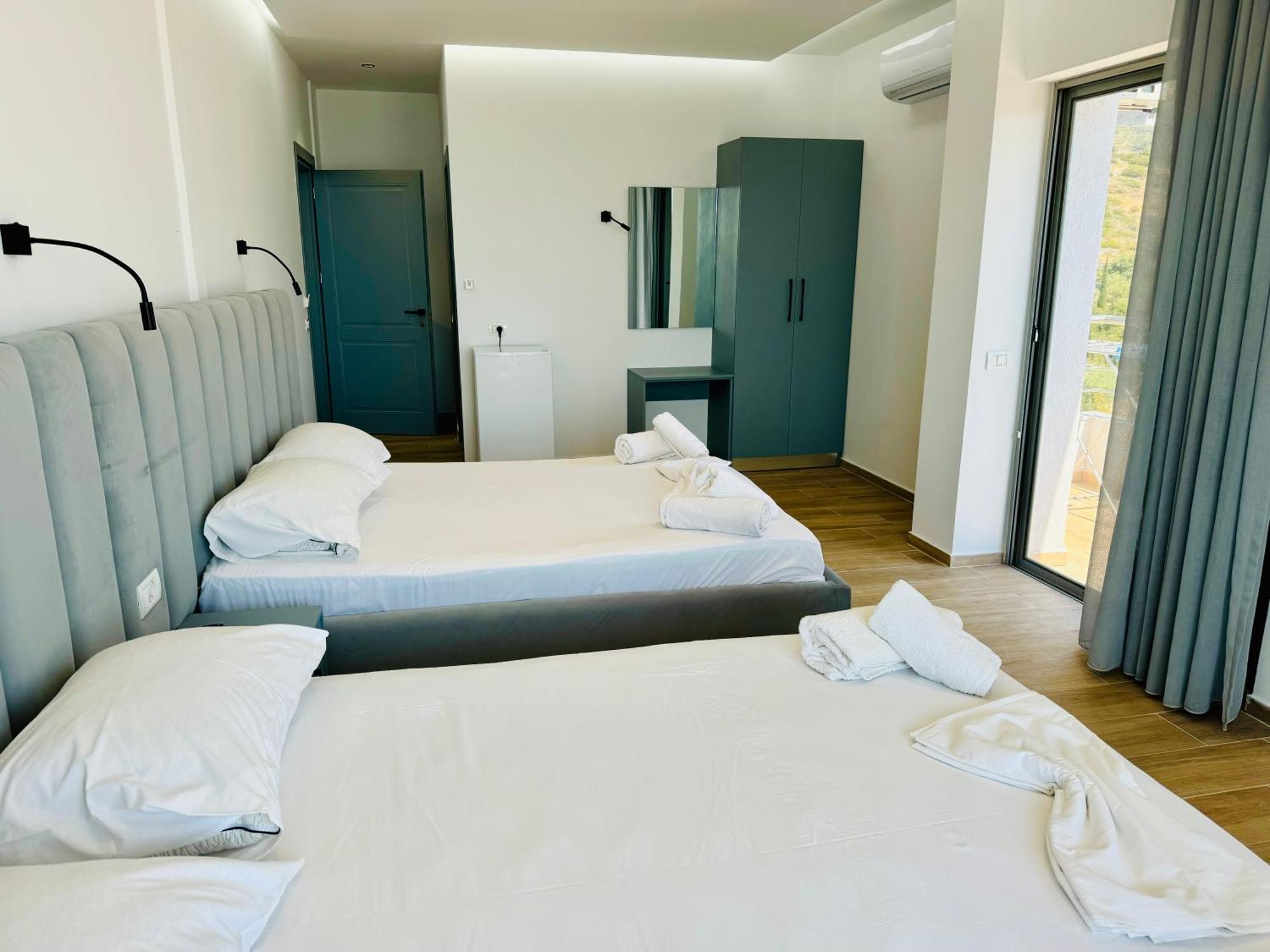 Petros Rooms Himarë Exterior foto